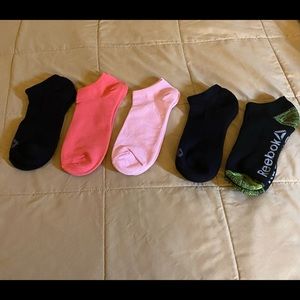5 pair of no show ankle socks